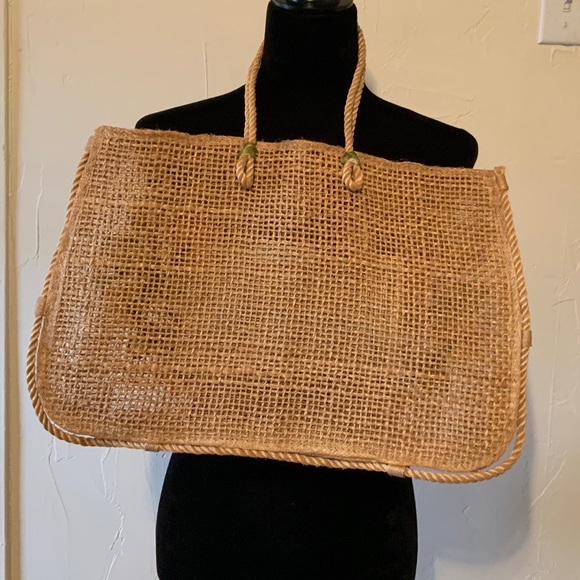 Vintage straw tote. - Picture 2 of 3